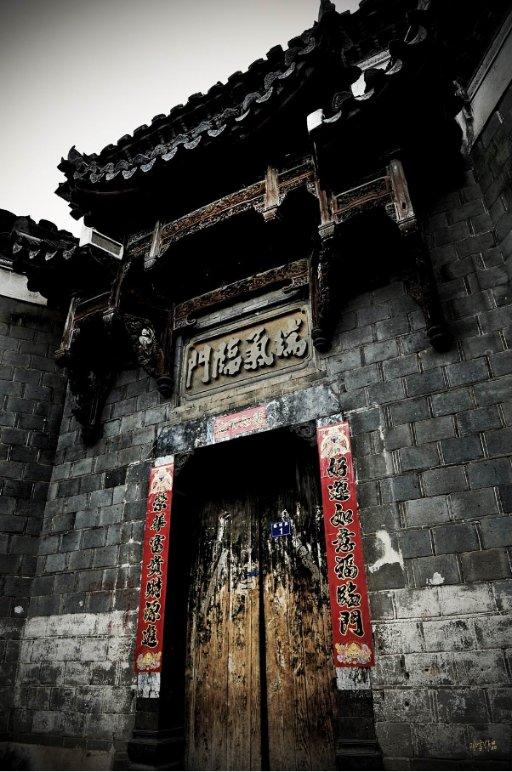 被特朗普支持者当众求婚 黑利:滚出去